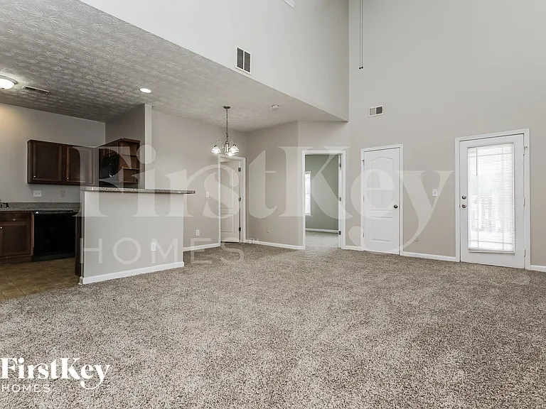 1126 McConaughy Ct — Photo 2
