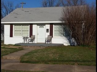 1715 S 7th St, Chickasha, OK 73018