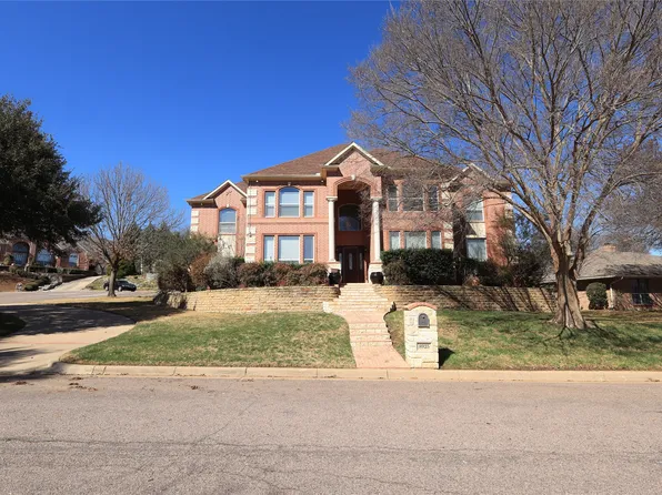 8925 Hunters Glen Trl, Fort Worth, TX 76120