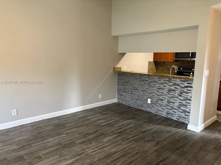 11585 NW 43rd St #11585 — Photo 3