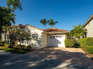 1135 Redwood St, Hollywood, FL 33019