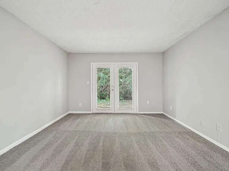 Hills at Hoover Apartments — Photo 16