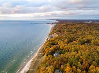 Ridge Dr, Grand Haven, MI 49417