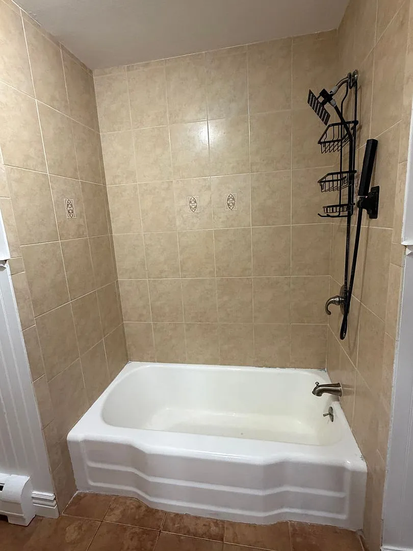 Beautiful 4 Bedroom Home in Danbury! — Photo 4
