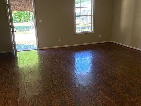 5th image of 110 Asbury Dr