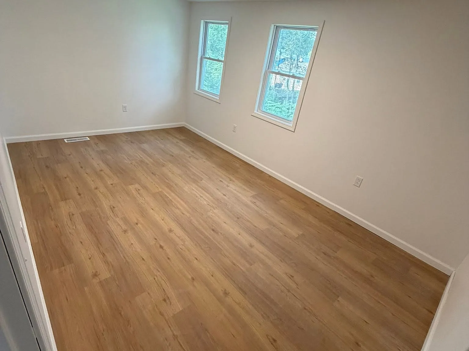 5 bed, 2210 sqft, $2,850 — Photo 4