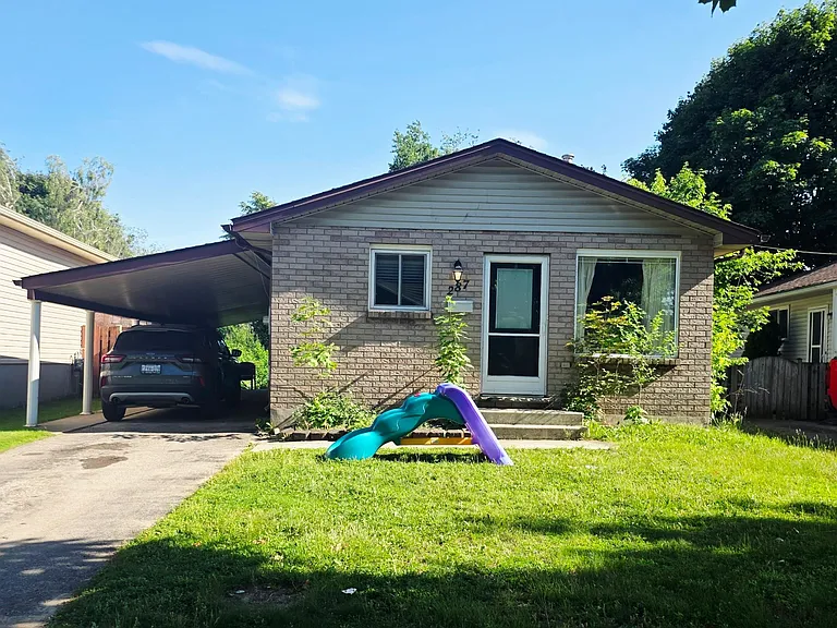 287 Portsmouth Cres E — Photo 1