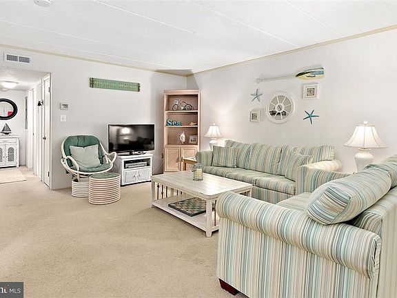 3rd image of 9 76th St Unit 302