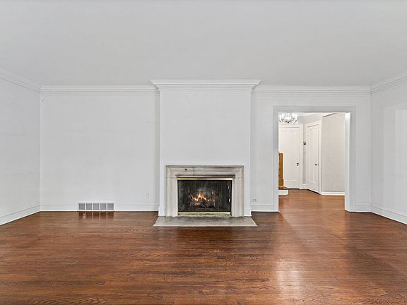 4th image of 1367 Lincoln Ave S