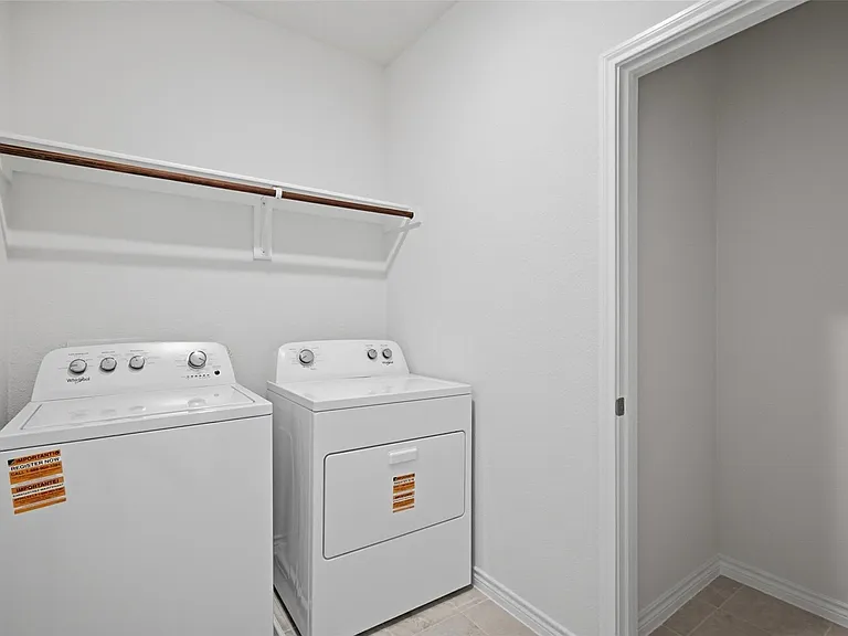 732 Thorn Creek Dr — Photo 10