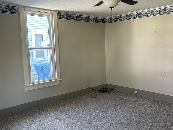 5th image of 251 W Espy St