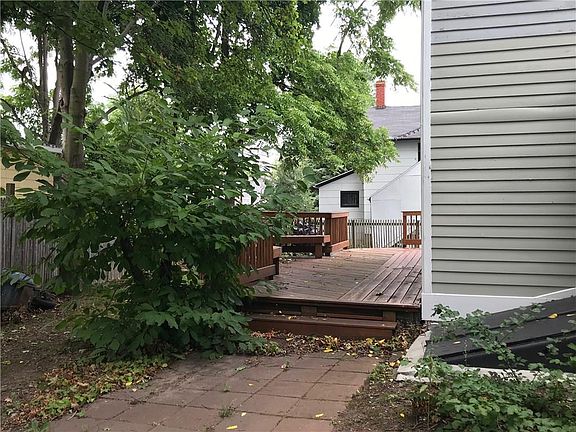 4th image of 34 Utica St
