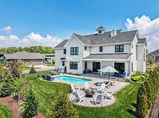 4804 Saint Annes Dr, Waunakee, WI 53597