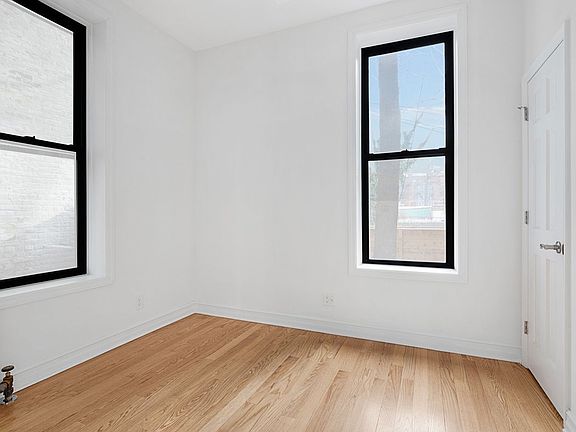 3rd image of 570 Jefferson Ave APT 1