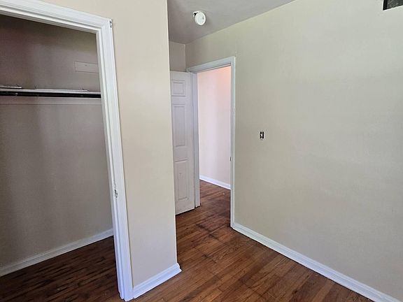 4th image of 826 Grant St