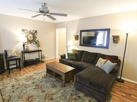 5th image of 160 Ivy Creek Ln Unit 304