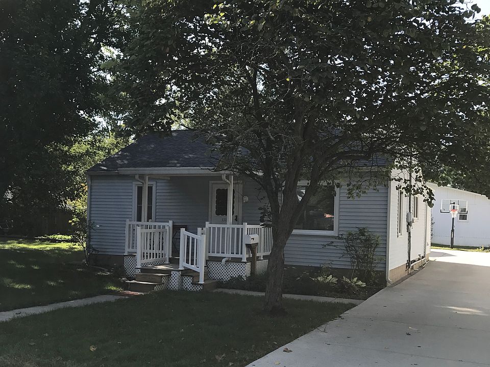 Cute bungalow.