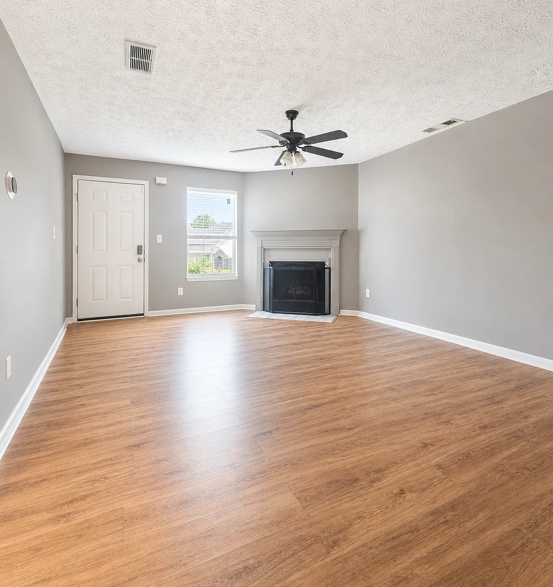 314 Country Club Drive — Photo 2