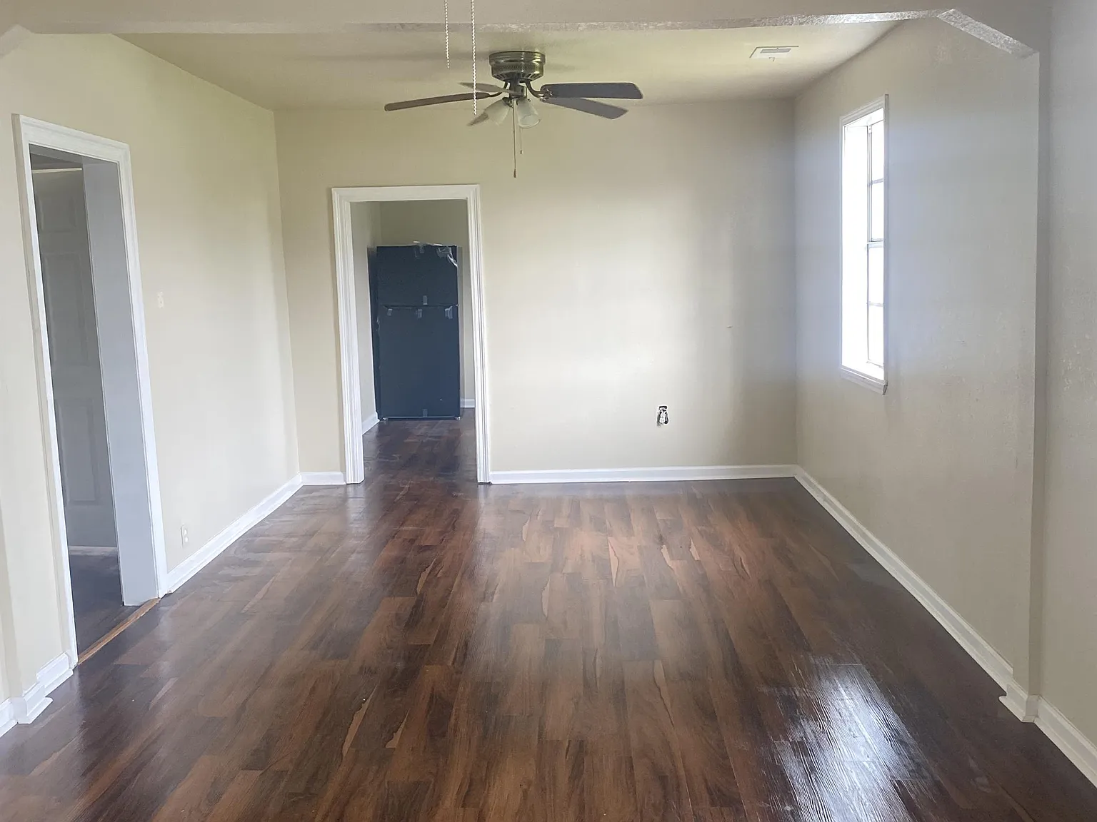 520 Robinson Avenue - 1 — Photo 2