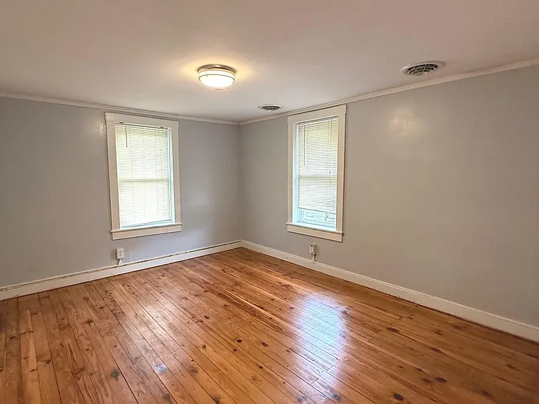 10860 Winchester Ave — Photo 23