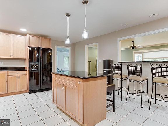 5th image of 1024 Pinecrest Dr