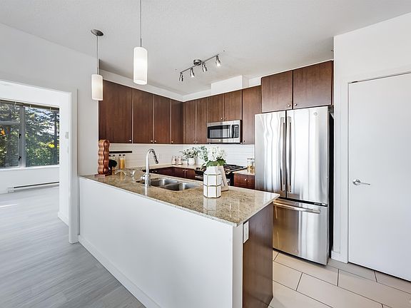 5th image of 280 Ross Dr #1206