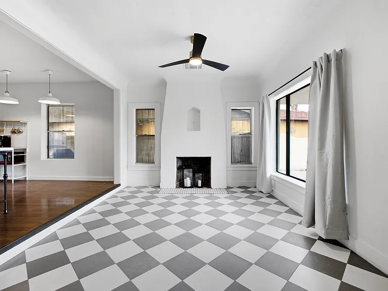 1614 E Roma Ave — Photo 3