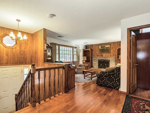 5th image of 11 Ledgewood Dr