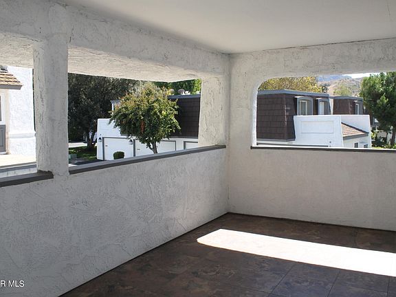 3rd image of 3718 Summershore Ln