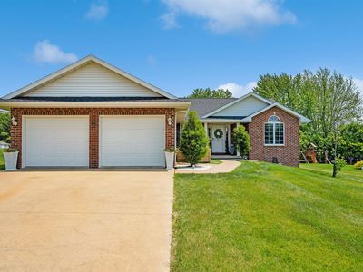 660 Missy Dr, Peosta, IA, 52068