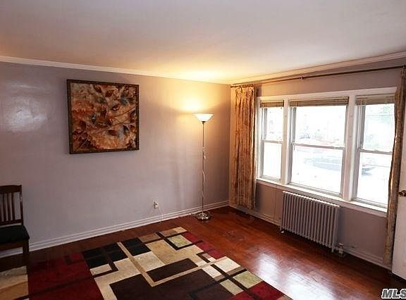 5th image of 8932 Vanderveer St
