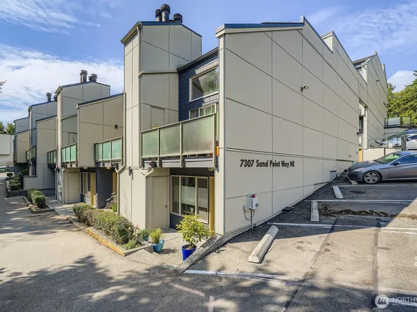 7307 Sand Pont Way NE #613, Seattle, WA 98115