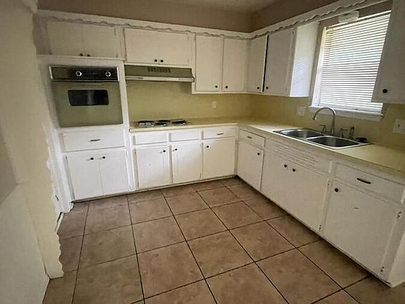 2nd image of 9719 NE 2nd Pl