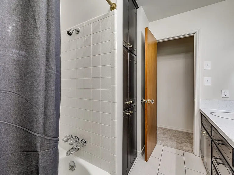 701 W 41st St S — Photo 14