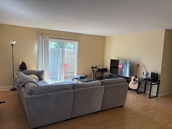 3rd image of 7852 Camino Huerta