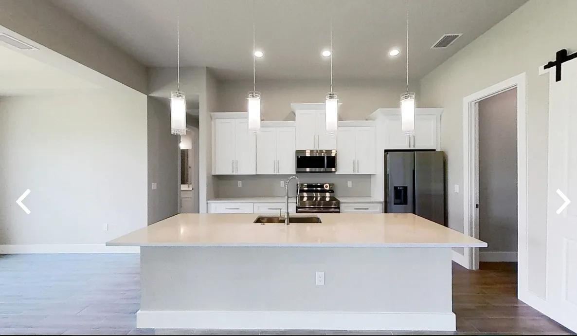 4 bed, 1900 sqft, $2,295 — Photo 4