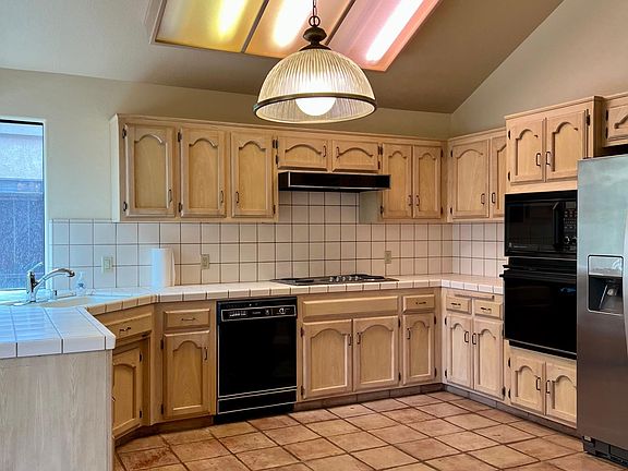 5th image of 8100 Hampshire Ct