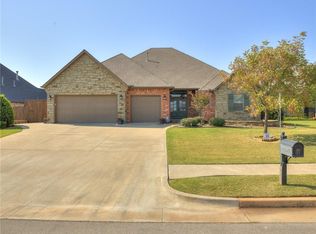 800 Bayonne Bridge Ct, Edmond, OK 73034