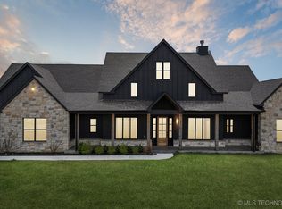 351 High Point Ln, Skiatook, OK 74070