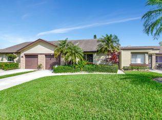 130 Village Walk Dr, Royal Palm Beach, FL 33411