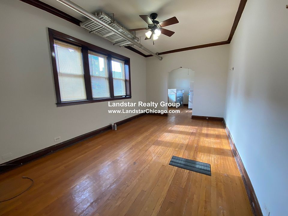 1st image of 5230 N Rockwell St #B