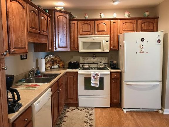 5th image of 1613 White Pine Ln