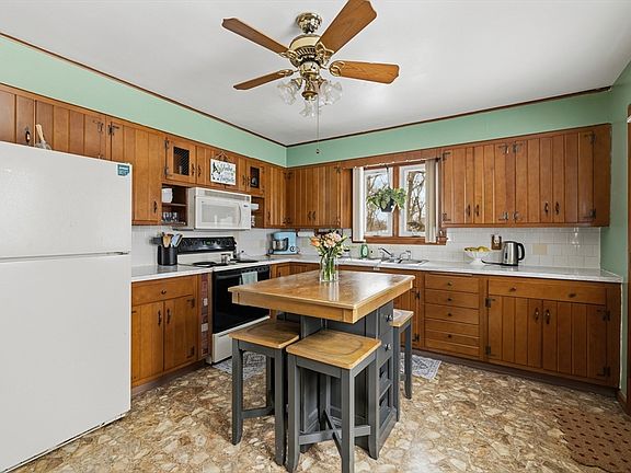 5th image of 30 Nashua St