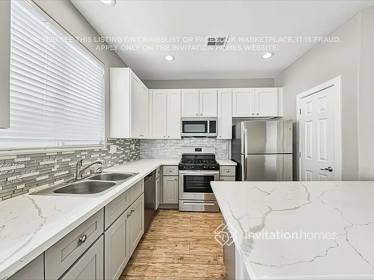 8121 Indigo Gully Ct — Photo 6