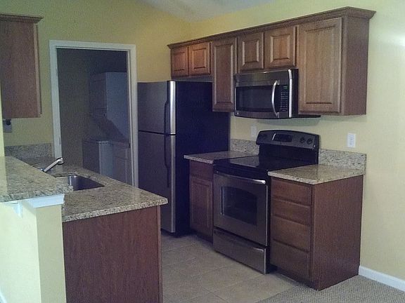 3rd image of 4420 Jaybird Cir #208