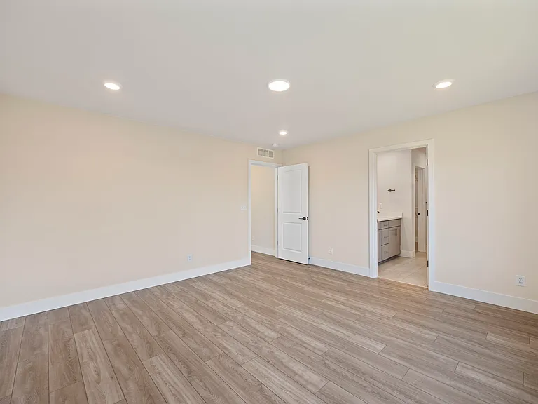 5399 Century Pl NE — Photo 35