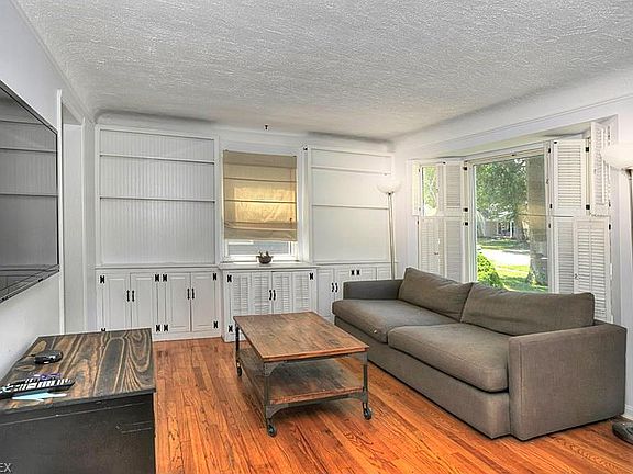 3rd image of 519 Huntmere Dr