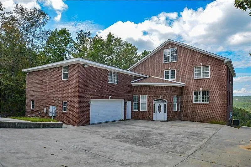 55 Trestle Point #A