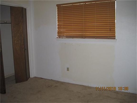 4th image of 3600 Kingsway Dr