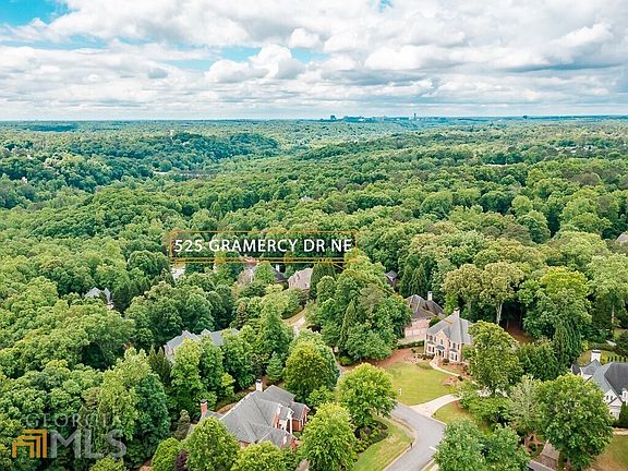 4th image of 525 Gramercy Dr NE